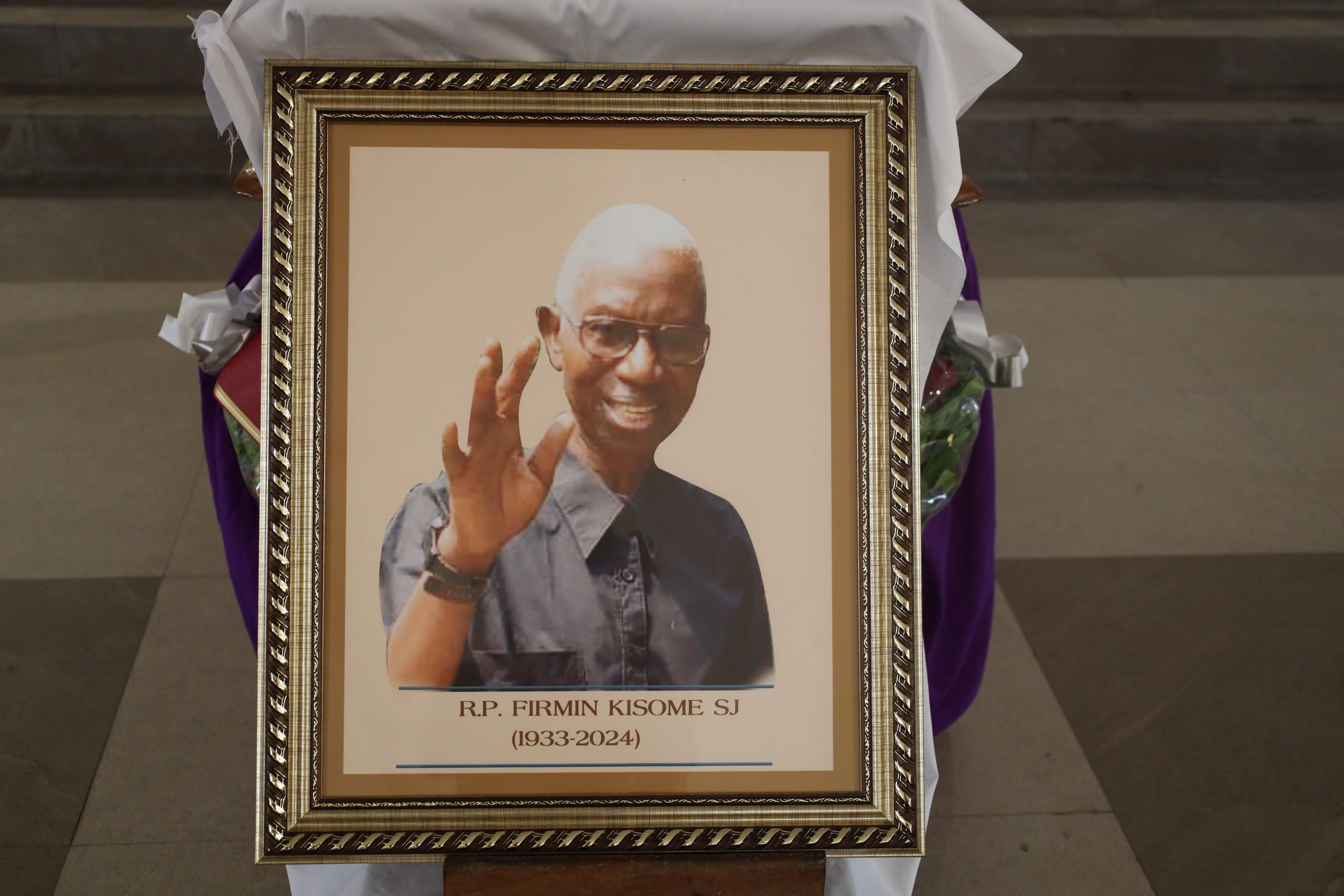 Le repos de l’âme du Père  Firmin KISOME Igiam, SJ. 